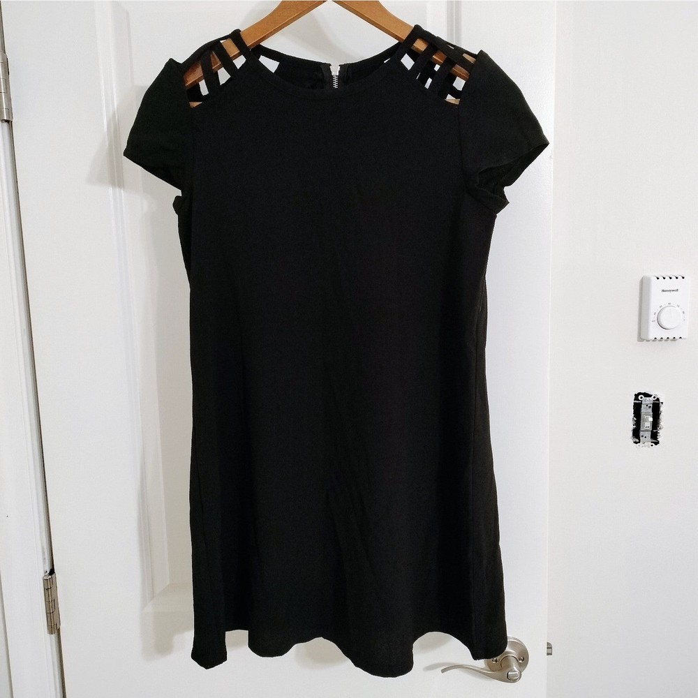NWOT Lots of Love by Speechless Women's Strappy Shoulders Black Dress SZ Small